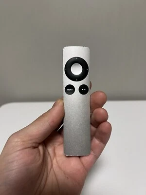 Mando a distancia original Apple A1294 Apple TV, IR MacBook plateado Foto 1 de 3