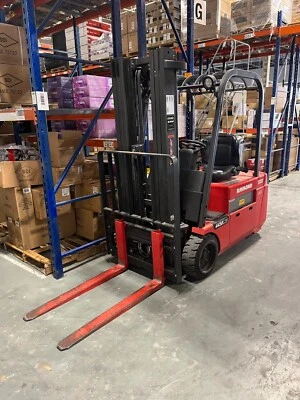 RAYMOND 445C-30TT 3 WHEEL ELECTRIC (36V) FORKLIFT 3-STAGE MAST WITH SIDESHIFT - Image 1 of 4