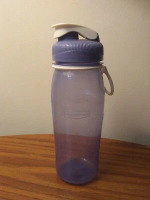Botella de agua Rubbermaid 20 oz. Foto 1 de 4