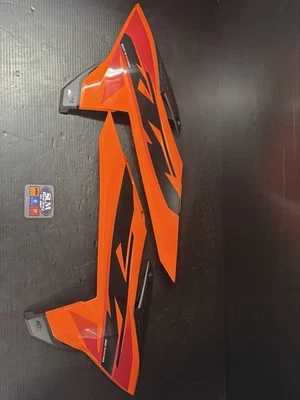 Cubiertas de tanque OEM 2025 Ktm 85sx (dañadas) Foto 1 de 4