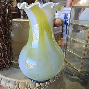 Vaso in vetro soffiato stile Murano Butterscotch bianco caramello top capesante 12,5" H - Foto 1 di 7