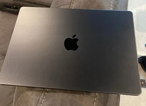 Apple 2024 MacBook Pro 14-inch M4 Chip 16GB 512GB Space Black A3112 ~10 Hrs Read - Afbeelding 1 van 5