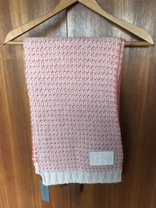 Calvin Klein Women's J Mary Heavy Knit Scarf, Rosa (Pink/White/Orange) RRP £65 - Picture 1 of 11