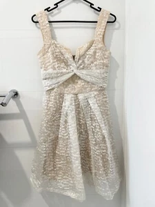 CUE Australia Beautiful White Feather Dress Size 8/S - Picture 1 of 5