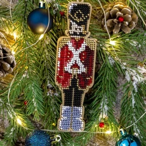 Cascanueces Navidad Cuentas Bordado Kit Madera País de las Maravillas Artesanías FLK-391 Ucrania - Imagen 1 de 5