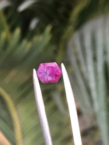 1.5 crt Beautiful Kashmir Ruby - Picture 1 of 8