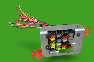 Workhorse W Line W62 Step In Van debajo del tablero caja de fusibles módulo de caja de conexiones Foto 1 de 4