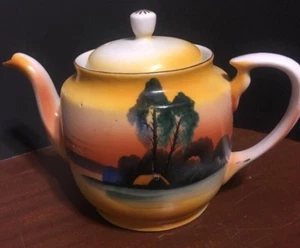 MADE IN JAPAN Teapot and Lid SIGNED-HAND PAINTED IN CHIKARAMACHI STYLE - Picture 1 of 6