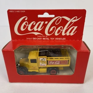Vintage Hartoy Coca Cola Delivery Truck With Red Barrels Made In England 1967 - Picture 1 of 7