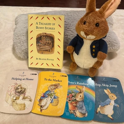 Beatrix Potter Book Lot Treasury Of Bunny Stories & Kohls Peter Rabbit Plush - Imagem 1 de 4