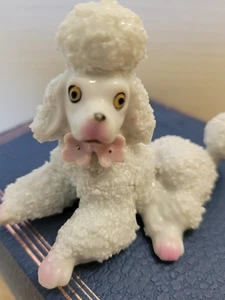 MCM Vintage weiße Spaghetti/Pop/Popcorn Porzellan Pudel Figur rosa Blumen Japan - Bild 1 von 6