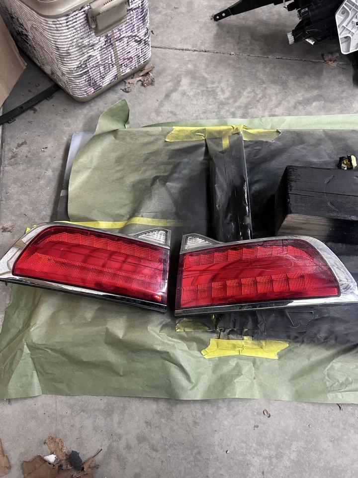 Par de lanternas traseiras internas Lincoln MKX 2011-2015 lado esquerdo e direito - Imagem 1 de 1