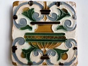 Antique 19th century Portuguese Multicolor Glazed and Carved Tile - Bild 1 von 6