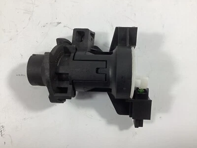 2010-2013 梅赛德斯奔驰 C300 后备箱盖锁气缸机械 A2047500261 原始设备制造商。 — 第 1/4 张图片