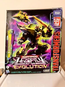 Transformers Legacy Evolution Prime Universe Leader Class Skyquake MISB - Picture 1 of 6
