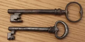 2 Antique & Large Keys for Large Lock Gate Castle Keys - Picture 1 of 3
