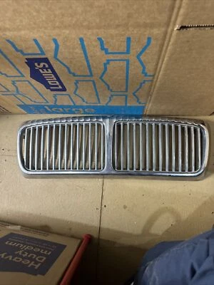 Jaguar XJ6 1991 Vanden Plas capó parrilla central conjunto OEM Foto 1 de 3