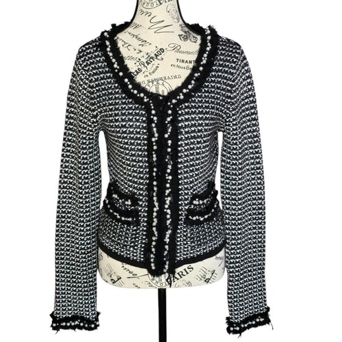 Giacca blazer elegante casa bianca mercato nero finiture perle ispirazione Chanel