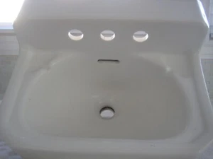 VINTAGE STANDARD M61 WHITE SHELF BACK LAV. GOOD CONDITION. mfg. Oct. 1921 - Picture 1 of 15