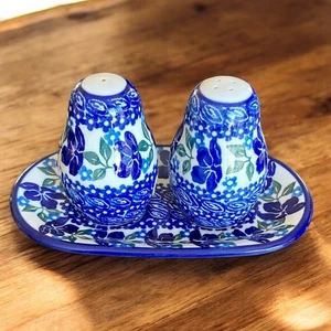 Polish Stoneware Boleslawiec Salt And Pepper, Under Plate Tray Set Blue Floral - Picture 1 of 12