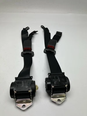 BMW E92 2007-2013 retractor de cinturón de seguridad trasero izquierdo y derecho negro usado OEM Foto 1 de 4