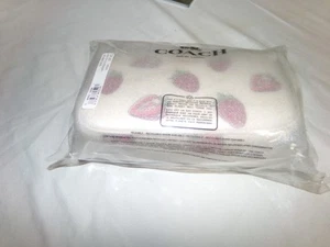 Coach Nolita 19 Strawberry Handtasche Handgelenktasche Neu mit Etikett - Bild 1 von 4