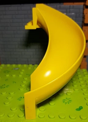 Игровая площадка-слайд LEGO 11267 6x12x8 изогнутая на 180° желтая - Изображение 1 из 4