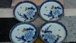 SET DI 4 PIATTI ANTICHI RARI GIAPPONESI ARITA IMARI PORCELLANA FIORI BLU - Foto 1 di 8