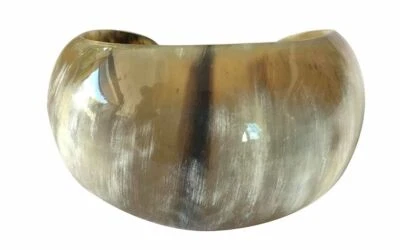 Brazalete de cuerno de vaca con textura nuevo artesanal hecho a mano Foto 1 de 4