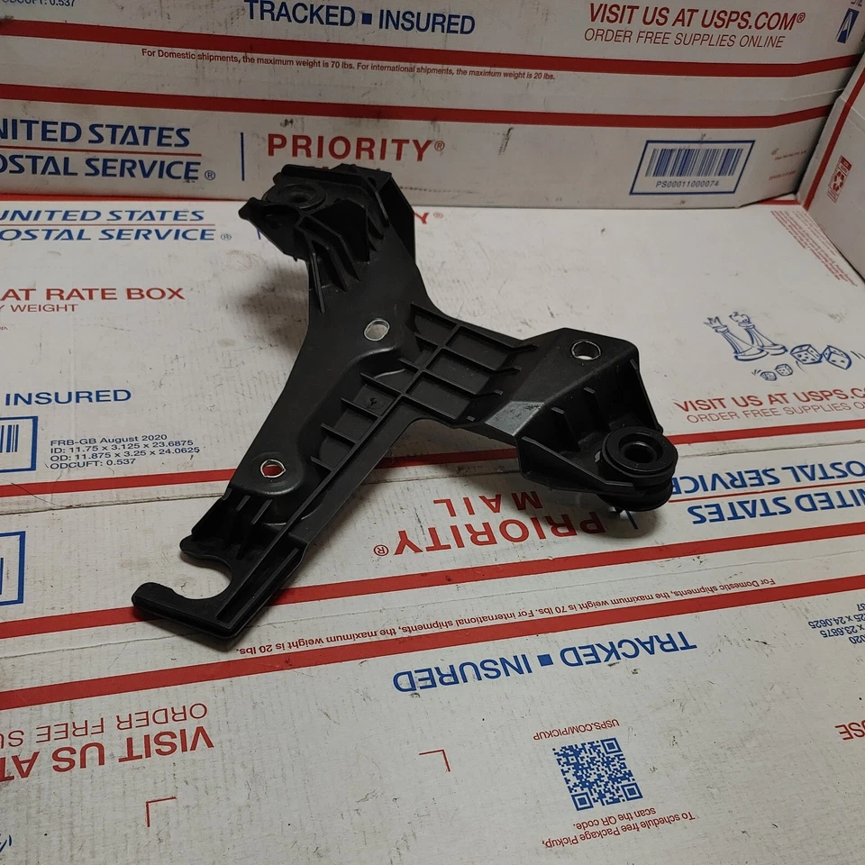 SOPORTE DE MONTAJE DE CAJA DE FILTRO DE AIRE 3063657 OEM VOLVO S60 S80 V70 XC70 XC90 03-09 Foto 1 de 4