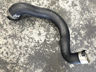 12 13 14 MERCEDES BENZ C250 - MANGUERA INTERCOOLER TURBO A2045282682 OEM Foto 1 de 2
