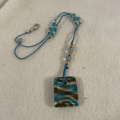 Collar colgante de vidrio artístico con cuentas y cordón tonos turquesa, marrón y plata Foto 1 de 2