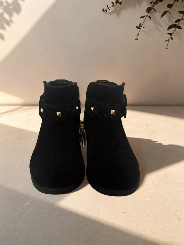 Botas Michael Kors Niños Niñas Negras Emma Flora Embellecedoras Talla 5 Niño Nuevas en Caja Foto 1 de 4