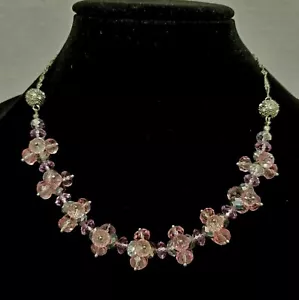 Collar de cuentas en racimo rosa púrpura de New York and Company tono plata estrás - Imagen 1 de 9