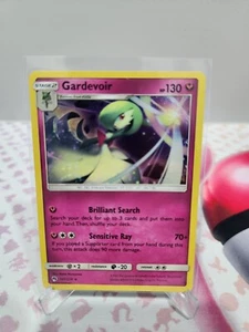 Pokémon TCG - Gardevoir 141/214 - Lost Thunder - Holo Rare - NM/M - Picture 1 of 2