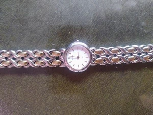 ladies accurist watch - Picture 1 of 2