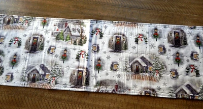 TABLERUNNER HECHO A MANO REVERSIBLE ACOLCHADO 42" LARGO "HOGAR PARA NAVIDAD"  Foto 1 de 4