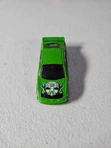 Hot Wheels Holden SS Commodore VT (2003 HW Mainline) a tema hockey - Foto 1 di 5