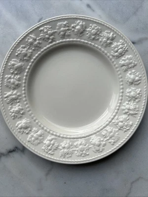 Wedgwood Festivity Ivory Queen's Ware Ivory Side Plate 20.5cm New - image 1 of 4