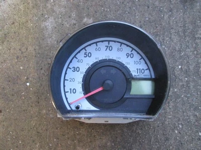 Peugeot 107 2008 1,0 3 puertas manual velocímetro cuadro de instrumentos 838000H072 120? MILLA Foto 1 de 4