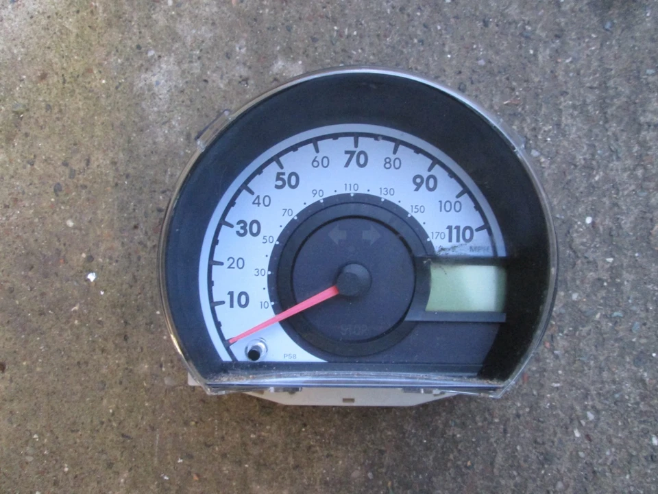 Peugeot 107 2008 1,0 3 puertas manual velocímetro cuadro de instrumentos 838000H072 120? MILLA Foto 1 de 4