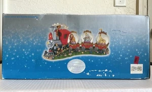 Disney Dumbo Schneekugel Casey Junior Musical Disney Store Exklusiv NEU NOS - Bild 1 von 4