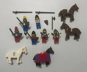 Vintage LEGO Black Monarch Castle Knight Mini Figure Lot 6085 - Picture 1 of 5