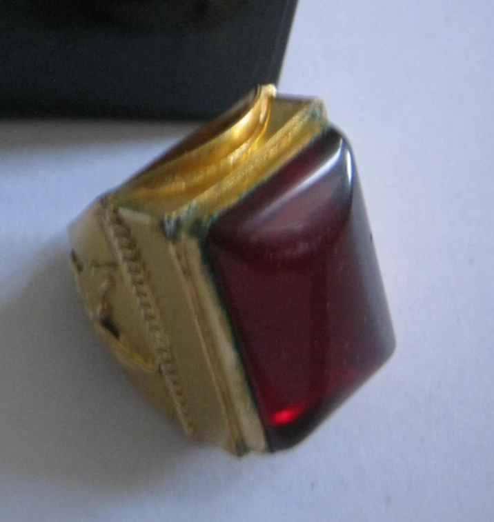 复古中国黄金镀金戒指 带大号红色凸圆形,老鹰,可调节 — 第 1/4 张图片