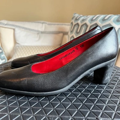 Arche女式尺寸 7.5 黑色皮革高跟鞋 2.5 英寸法国制造 — 第 1/4 张图片