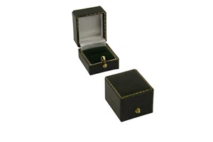 1 Green Antique Leatherette Style Ring Box Gift Display Jewellery Packaging Case - Picture 1 of 3