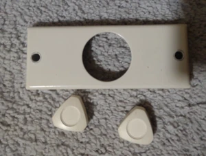 Placa delantera y pernos Takka X1000 - Repuesto OEM (usado) - Imagen 1 de 3