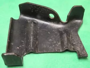 377838 GM LH REINFORCEMENT BRACKET REAR BUMPER GUARD 1977-79 IMPALA CAPRICE NOS - Imagen 1 de 1