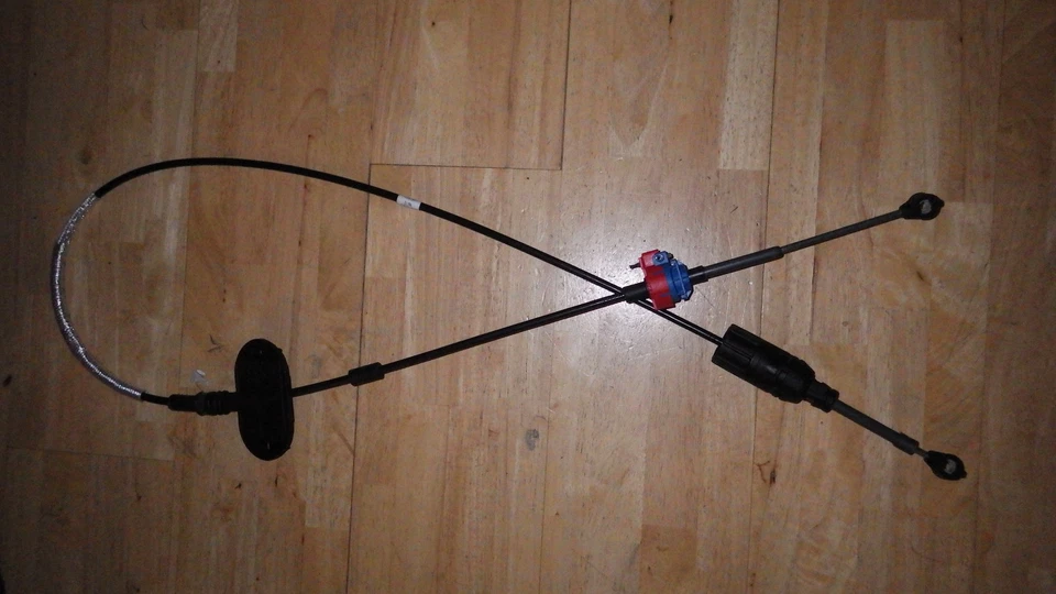 NEW Genuine Ford Mondeo MK3 00-07 Automatic Gear Selector Change Cable 1307953  - Image 1 of 1