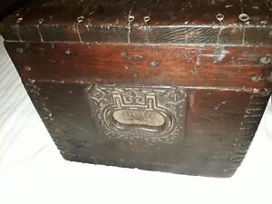 Antique Primitive Wooden Dovetail Box-treasure chest